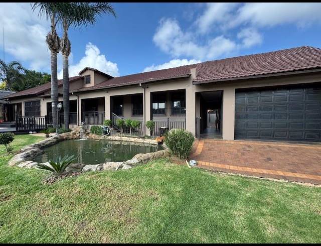 7 BEDROOM HOUSE FOR SALE IN GLEN MARAIS